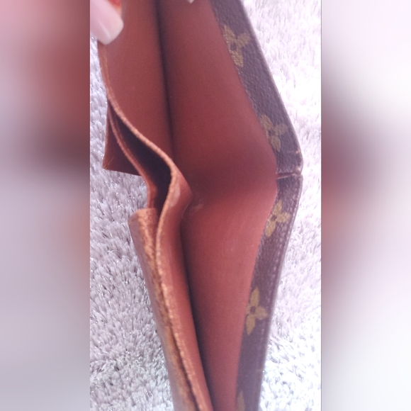 LV wallet - Picture 12 of 13